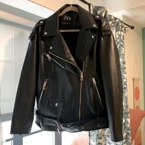 *Never Worn* Oversized Zara Black Leather Jacket